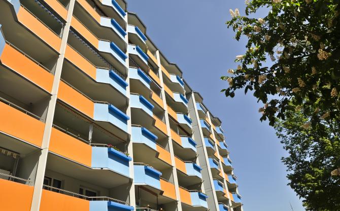 Avantages rénovation énergétique bailleurs sociaux © Adobe Stock Logements sociaux aux performances énergétiques élevées © Adobe Stock