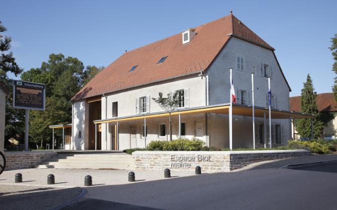 Rénovation de la mairie de Mont-sous-Vaudrey © ADEME - Studio Schoolmeester
